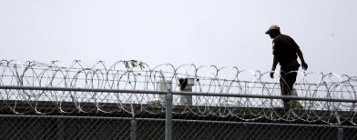 Salah satu penjaga di penjara Mississippi, AS (Foto: AP/Rogelio V. Solis)