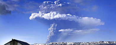 A cloud of smoke and ash is seen over the Grimsvoetn volcano on Iceland on Saturday. (STR/AFP/Getty Images Photo)