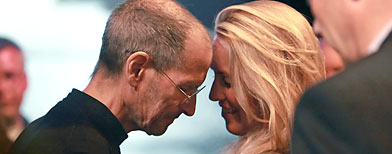 Steve Jobs, Apple CEO, con su esposa, Laurene Powell Jobs (Lea Suzuki/San Francisco Chronicle/Corbis)