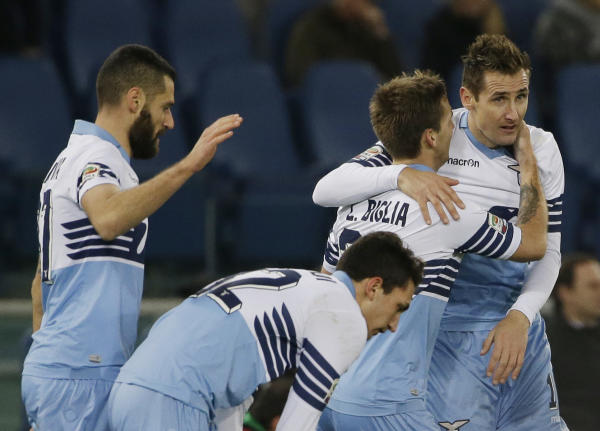 Klose scores 1, sets up another as Lazio beats AC Milan 3-1