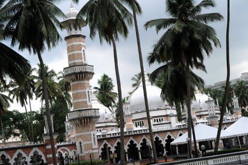 Masjid Jamek, adalah salah satu masjid yang paling ikonik untuk penduduk-penduduk bandaraya Kuala Lumpur. Malah, ia merupakan tapak di mana bandaraya kami ini 'dilahirkan'.