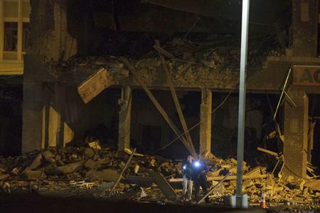 Gas explosion levels building, injures 18 in Springfield ...