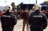Παγκόσμιος συναγερμός για κοινωνικές αναταραχές στην Ελλάδα