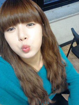 [News] [230512] HyunA sở hữu đôi môi được thèm muốn nhất HyunA_s__h_u___i_m_i-2a5dcaa932281cc0d1a6ec7a2c3ffced