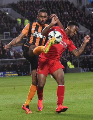 Hull City&#39;s Ahmed Elmohamady (L) fights for the&nbsp;&hellip;
