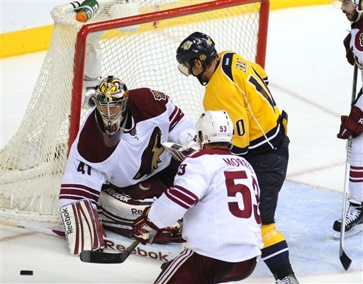 One goal was enough for Phoenix to take 3-1 series lead 201205042024734805738-p2