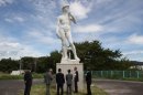 Réplica da escultura de Michelangelo na cidad e de Okuizumo, Japão, 28 de agosto, 2012