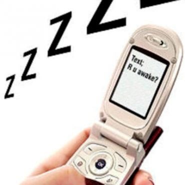 Gejala Stres Baru: SMS-an Saat Tidur