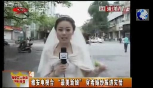 صحفية تترك عرسها لتغطي زلزال بفستان الزفاف Untitled-jpg_024215