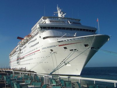 carnival-fascination-cruise-ship-in-2011
