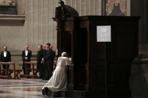 Pope Francis receives confession during the penitential&nbsp;&hellip;
