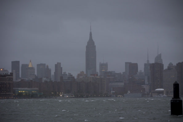  اعصار ساندى يحول نيويورك الى مدينة اشباح _2012  154978129-jpg_195108
