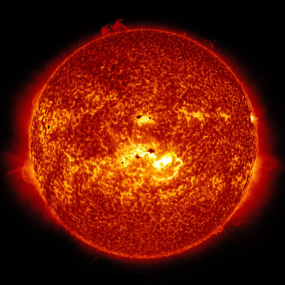 Une puissante explosion solaire se dirige vers la Terre... X-class-solar-flare-january-7-2014-full-disk