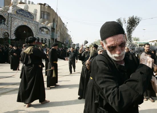 بالصور:احتفالات دموية لشيعة العراق فى ذكرى عاشوراء 5-jpg_103955