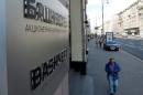 Russia, bowing to budget pressures, revives oil firm sell-off
