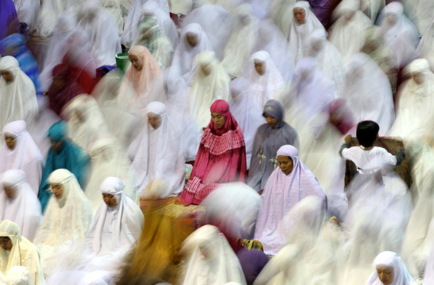 Muslims Women Praying