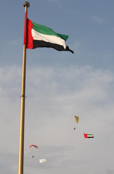 العلم الإماراتي خلال احتفالات عام 2011