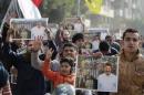 Una manifestazione di Fratelli musulmani a sostegno dell'ex presidente egiziano Mohamed Morsi al Cairo