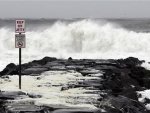 Huge Hurricane Sandy bears down on East Coast