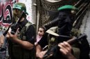 Las brigadas de Ezzedine Al Qassam vigilan este viernes la casa del fallecido jefe militar de Hamas Ahmed Jaabari