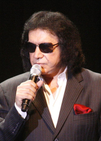 At Last Gene Simmons and his bride Shannon Tweed were serenaded by 