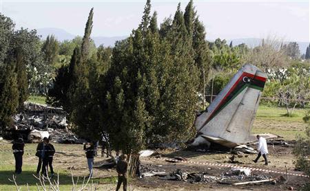  تحطم طائرة عسكرية ليبية في تونس و وفات جميع ركابها 2014-02-21T104117Z_1_ACAEA1K0TOW00_RTROPTP_2_OEGTP-TUNISIA-PLANE-SG7