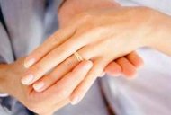 المرأة لا ترفع تقديرها للرجل بارتفاع ثمن خاتم الزفاف!!