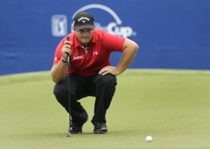 Huh, Reed share 3rd-round lead at Wyndham
