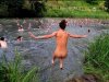 Secret Swimming: Γυμνές βουτιές για ρεκόρ Γκίνες
