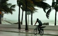 Esta primera tormenta tropical, que tiene unos vientos máximos sostenidos de 65 kilómetros por hora, ha sido bautizada como "Andrea". EFE/Archivo