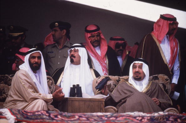 لقطة للشيخ زايد مع الملك خالد ملك السعودية وولي العهد في ذلك الوقت الملك عبد الله