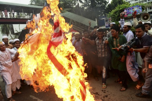 صور مظاهرات المسلمين في يوم واحد ضد الفيلم المسئ  Bangladesh-jpg_160448