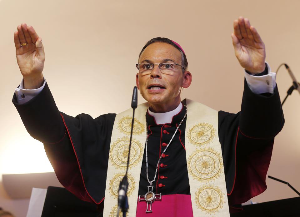Pope replaces German bishop