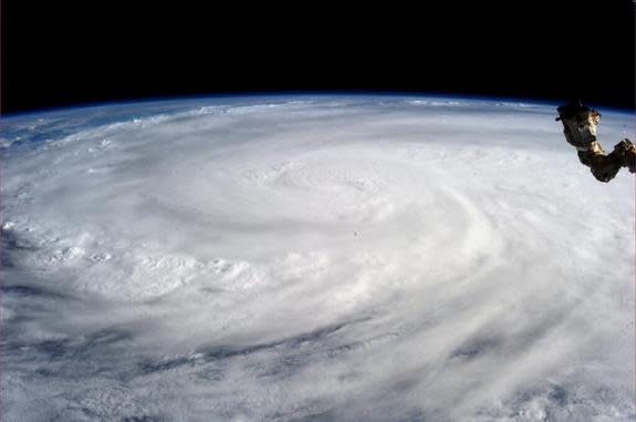 Astronaut Sees Super Typhoon Haiyan from Space (Photo)