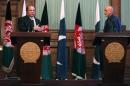 Afghan President Karzai and Pakistan's PM Sharif attend a joint news conference in Kabul