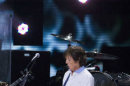 [Video] Paul McCartney Nyanyikan Lagu The Beatles Bareng Nirvana