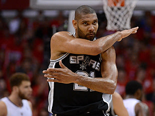 Tim-Duncan-stays-diggin-it.-Getty-Images.jpg