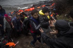 Refugees and migrants arrive from the Turkish coast&nbsp;&hellip;