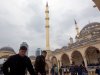 Μουσουλμάνοι καταφθάνουν σε κεντρικό τέμενος του Γκρόζνι, στην Τσετσενία, για την προσευχή της Παρασκευής