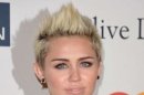 Les oops à répétition de Miley Cyrus à la soirée pré-Grammy Awards