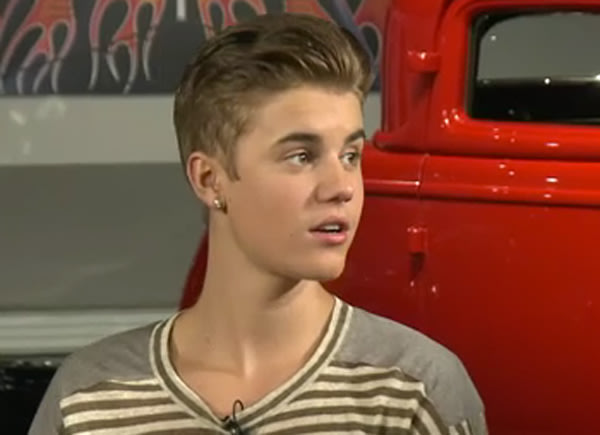 Justin Bieber: I Wish I Had Facial Hair