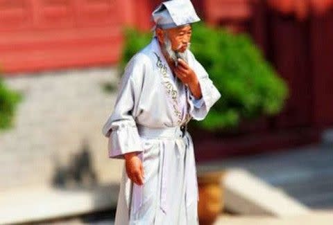 Li Ching-Yuen: Ο βοτανολόγος που έζησε 265 χρονια ηξερε τις συμπεριφορές που φέρνουν... αρρώστειες!