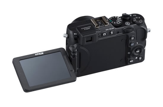 ▲ Nikon Coolpix P7800配備可翻轉螢幕