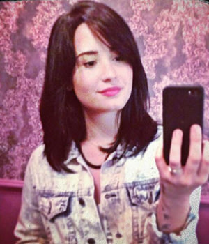 Celeb News on Demi Lovato Debuts New Haircut   Omg  Celeb News   Yahoo  Omg