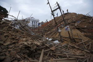 Nepalese dig with bare hands for quake survivors as toll rises to.