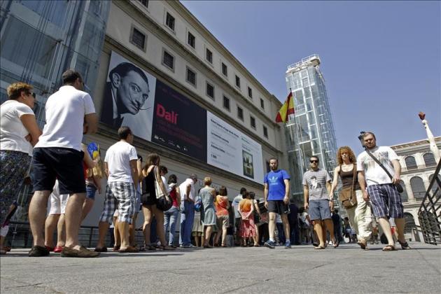 La muestra que dedicó a Salvador Dalí el Museo Reina Sofía, se convirtió en la más visitada de las organizadas nunca en Madrid. EFE/Archivo