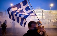 Le Monde: Κυβέρνηση ΣΥΡΙΖΑ-ΠΑΣΟΚ με νέο ευρωπαϊκό πρόγραμμα