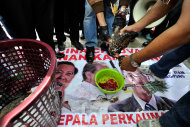Lumur darah kerja gila, tidak berhak dipanggil NGO Islam, kata pemimpin Melayu DAP