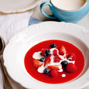 Raspberry-or-Strawberry-Coulis---Recipe