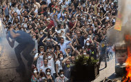 Mii de manifestanti au ocupat Piata Taksim din Istanbul. Fortele de ordine s-au retras